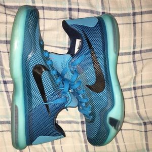 Kobe 10 “Blue Lagoon”